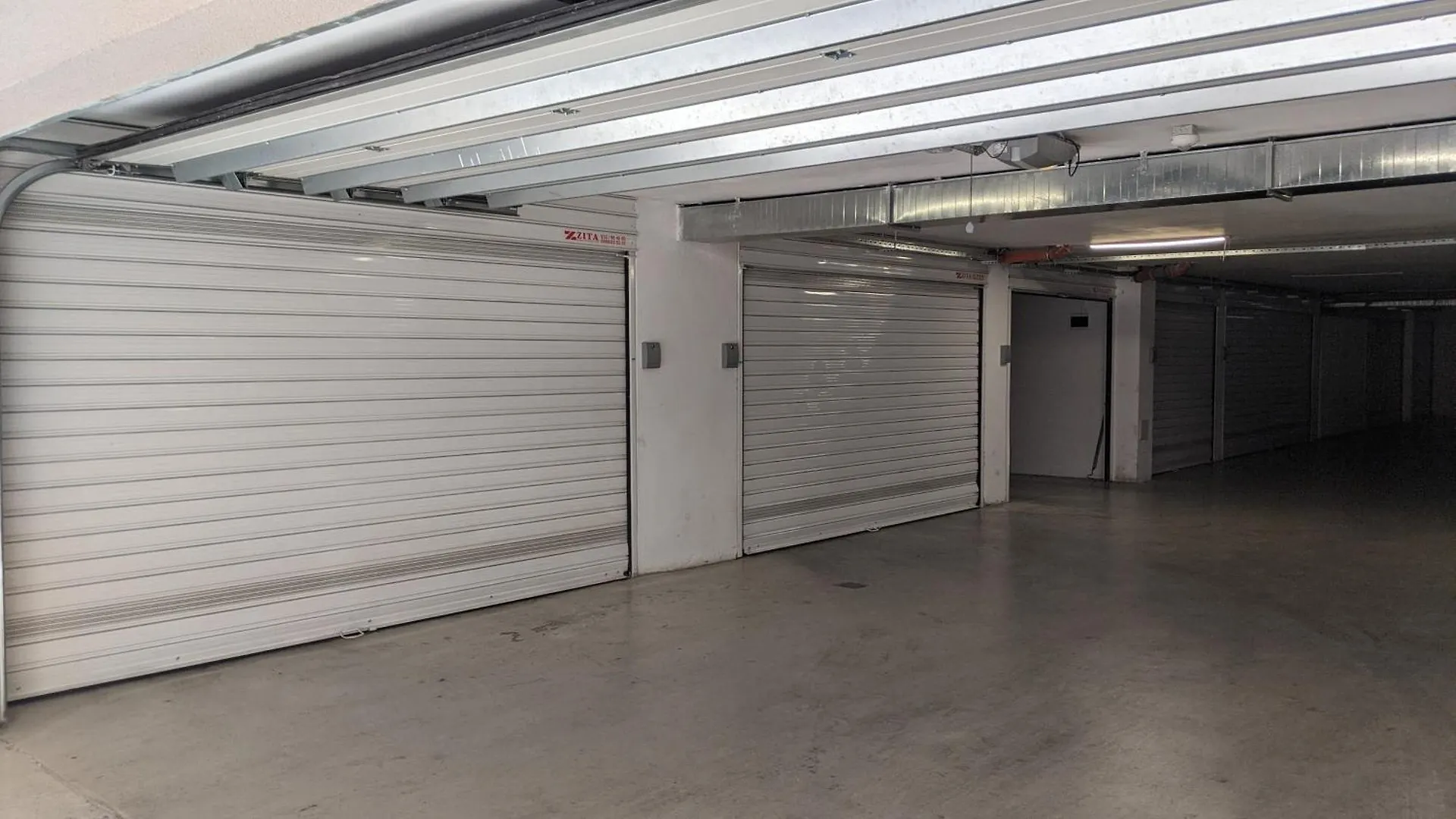 Lux 2 Central Apartment With Garage Plovdiv